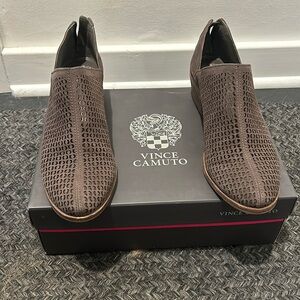Vince Camuto ankle bootie. Lower heel. Brown/grey leather upper.